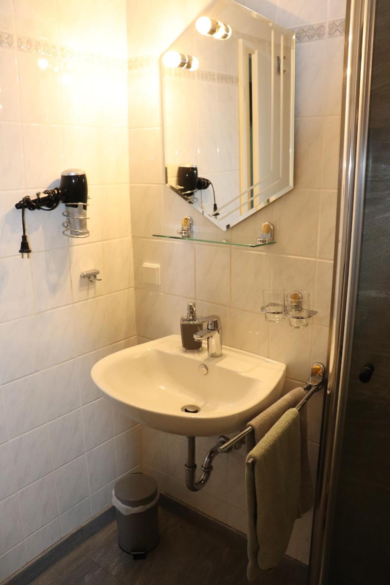 Pension Und Apartment Landhaus Fricke Calden Bagian luar foto